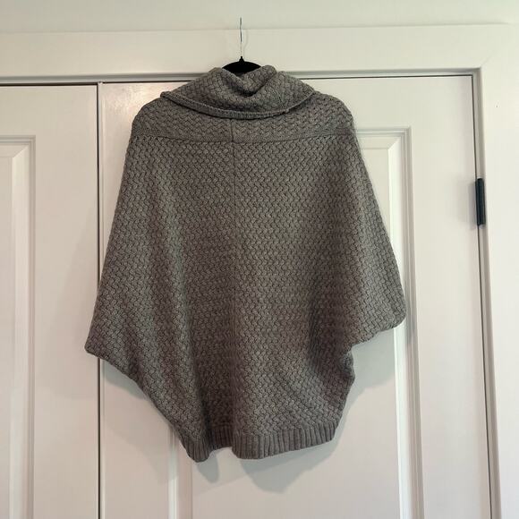 Moth Women's Loose Knit Turtleneck Bat Wing Sweater Light Grey Size XS - Picture 4 of 7